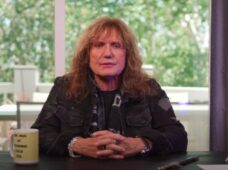David Coverdale anuncia su retiro de Whitesnake en próxima gira