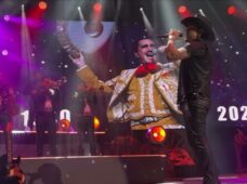 Rinde Christian Nodal homenaje para Don Vicente Fernández