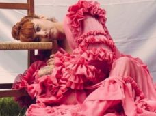 ¿Será niña el bebé que espera Mon Laferte?