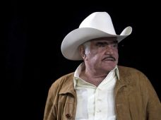 Vinculan a hijo de Vicente Fernández con el crimen organizado