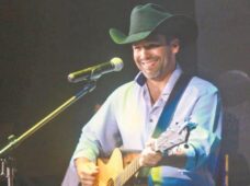 Se une Bobby Pulido a Duelo de Acordeones