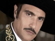 Jaime Camil revela información sobre la serie de Vicente Fernández; lo que menos le preocupa son las críticas