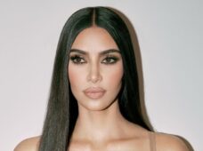 Kim Kardashian es oficialmente soltera; consigue divorcio de Kanye