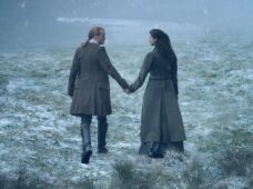 La verdadera razón por la que Outlander 6 no se estrenará en Netflix